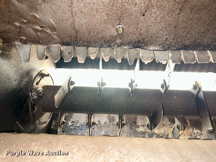 image for item NY9024 1993 New Holland TR96  combine