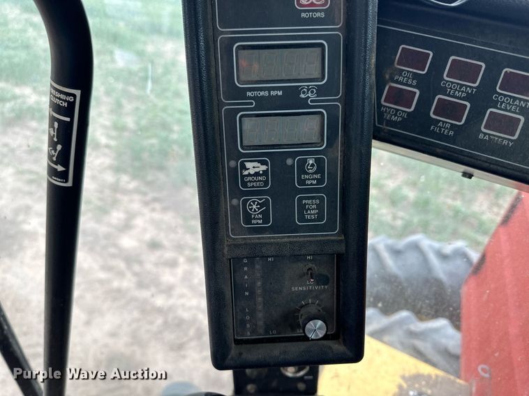 image for item NY9024 1993 New Holland TR96  combine