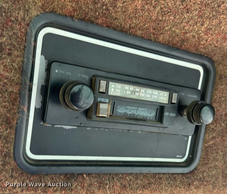 image for item NY9024 1993 New Holland TR96  combine