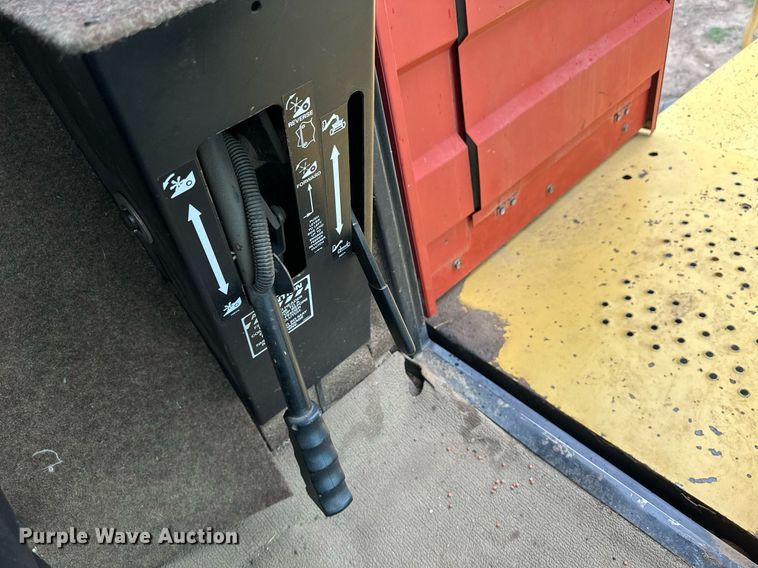 image for item NY9024 1993 New Holland TR96  combine