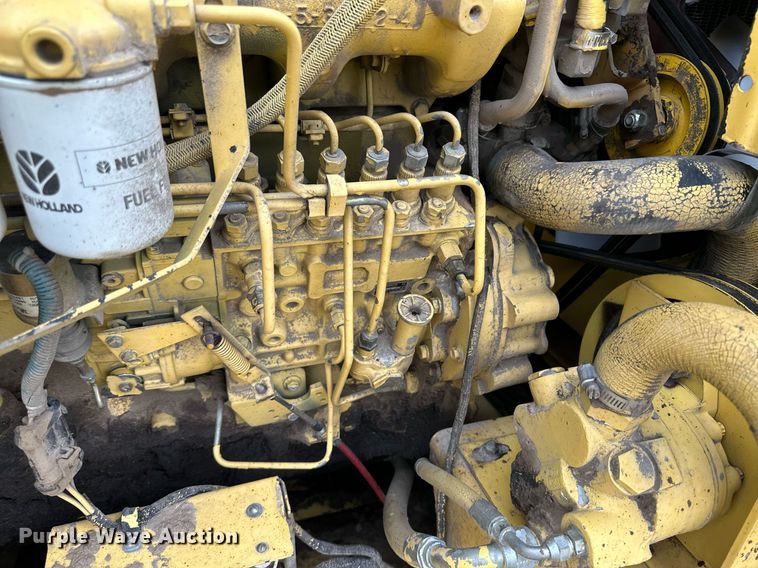 image for item NY9024 1993 New Holland TR96  combine