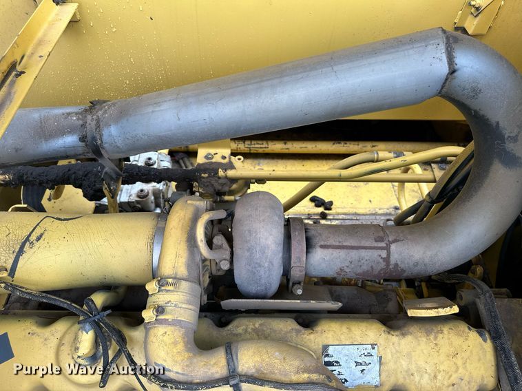 image for item NY9024 1993 New Holland TR96  combine