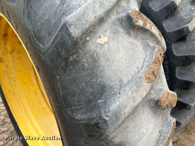 image for item NY9024 1993 New Holland TR96  combine