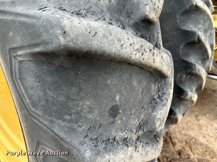 image for item NY9024 1993 New Holland TR96  combine