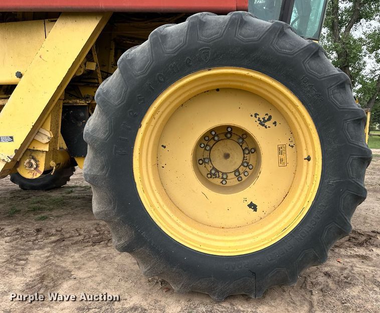 image for item NY9024 1993 New Holland TR96  combine