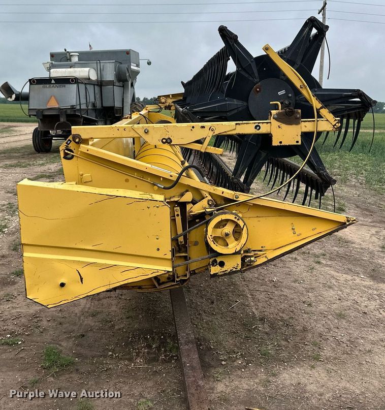 image for item NY9024 1993 New Holland TR96  combine