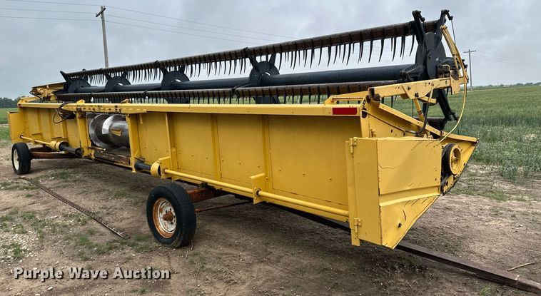 image for item NY9024 1993 New Holland TR96  combine