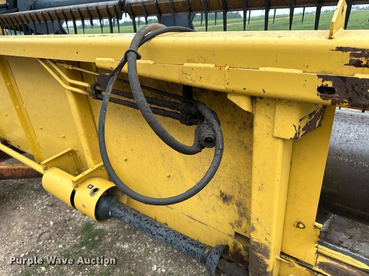 image for item NY9024 1993 New Holland TR96  combine