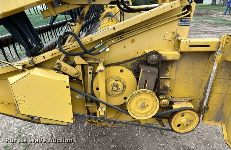 image for item NY9024 1993 New Holland TR96  combine