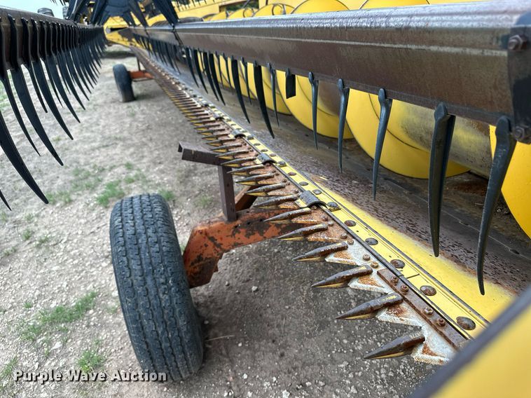 image for item NY9024 1993 New Holland TR96  combine