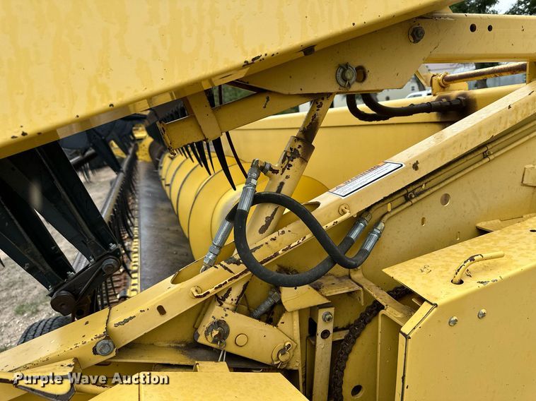 image for item NY9024 1993 New Holland TR96  combine