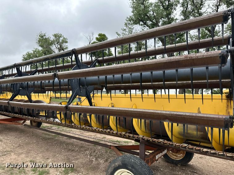 image for item NY9024 1993 New Holland TR96  combine