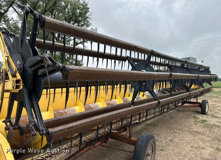 image for item NY9024 1993 New Holland TR96  combine