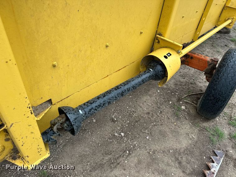 image for item NY9024 1993 New Holland TR96  combine