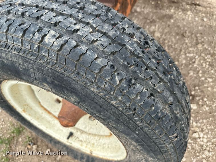 image for item NY9024 1993 New Holland TR96  combine