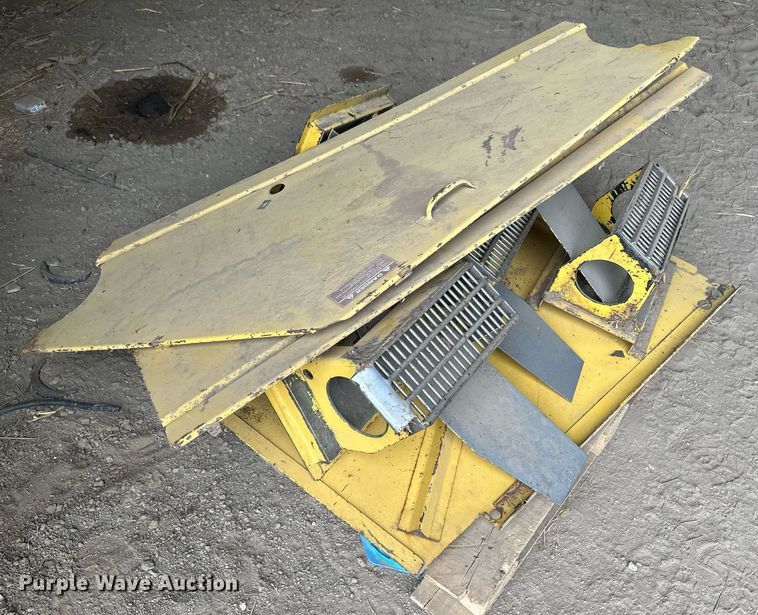 image for item NY9024 1993 New Holland TR96  combine