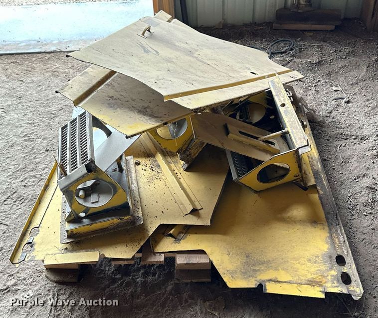 image for item NY9024 1993 New Holland TR96  combine