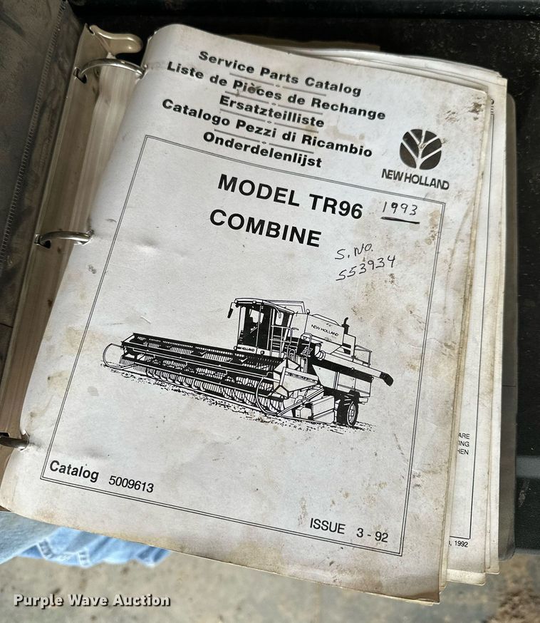 image for item NY9024 1993 New Holland TR96  combine