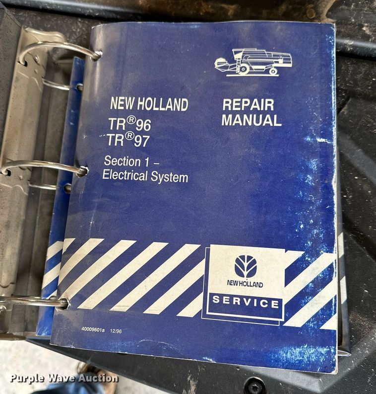 image for item NY9024 1993 New Holland TR96  combine