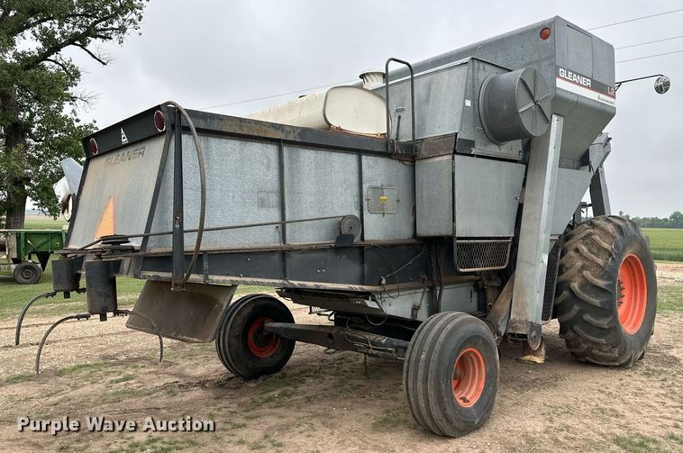 image for item NY9025 Gleaner L2  combine