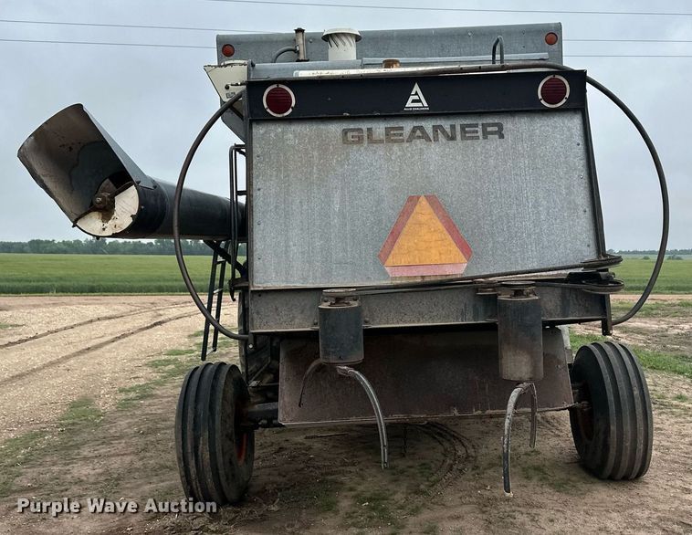 image for item NY9025 Gleaner L2  combine