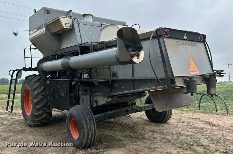 image for item NY9025 Gleaner L2  combine