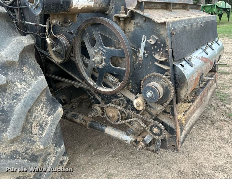image for item NY9025 Gleaner L2  combine