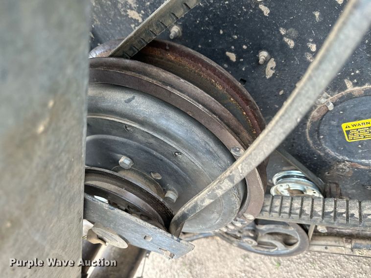 image for item NY9025 Gleaner L2  combine