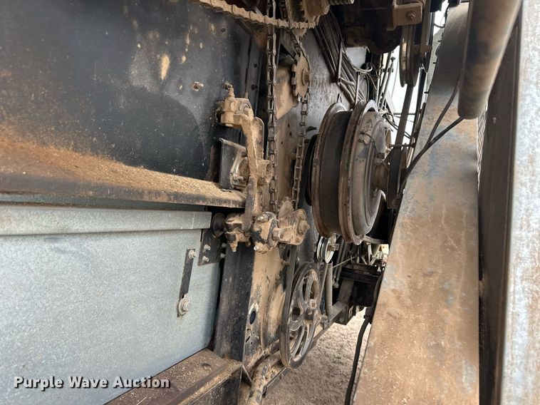 image for item NY9025 Gleaner L2  combine