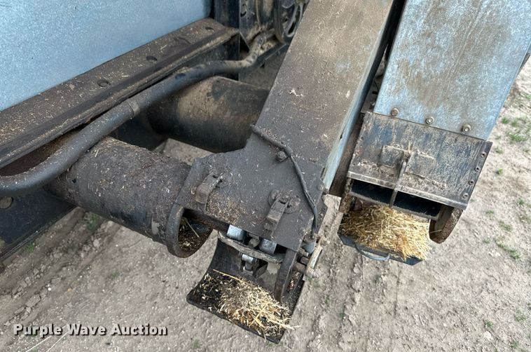 image for item NY9025 Gleaner L2  combine