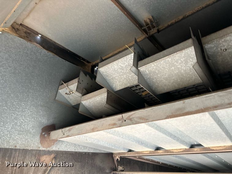 image for item NY9025 Gleaner L2  combine