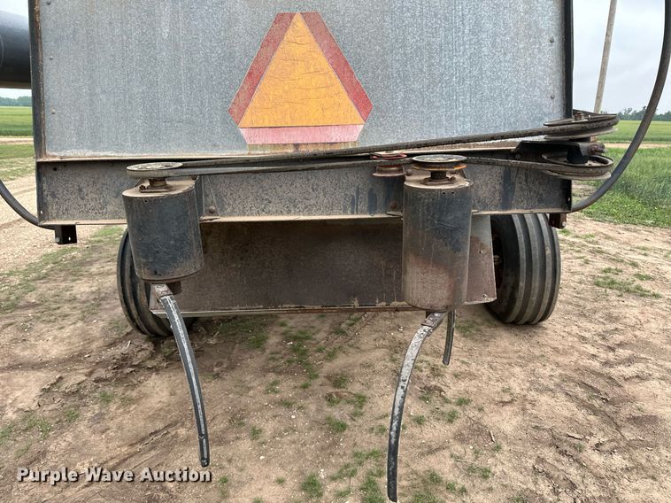 image for item NY9025 Gleaner L2  combine