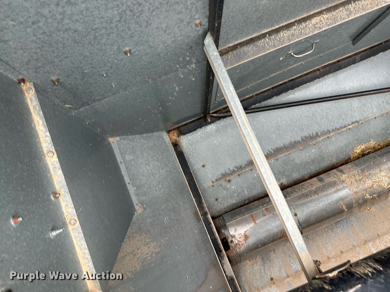 image for item NY9025 Gleaner L2  combine