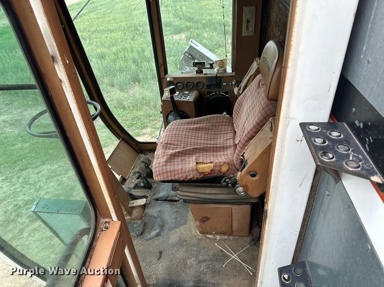 image for item NY9025 Gleaner L2  combine