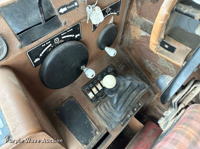 image for item NY9025 Gleaner L2  combine