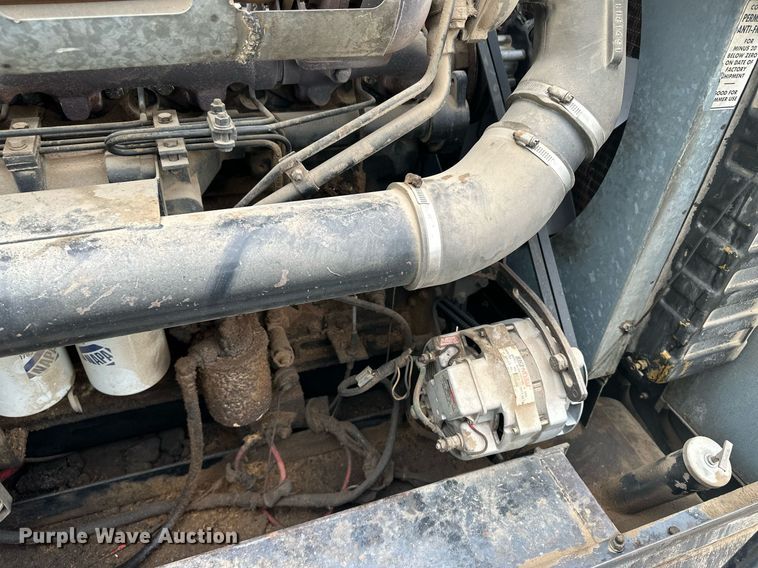 image for item NY9025 Gleaner L2  combine