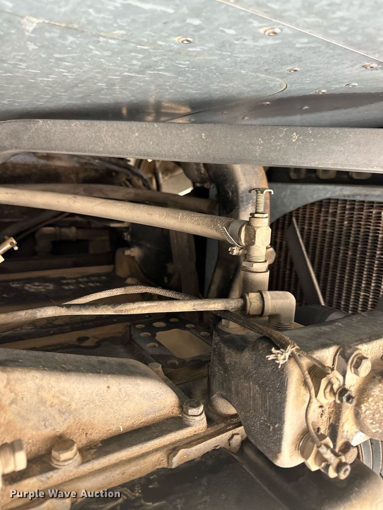 image for item NY9025 Gleaner L2  combine