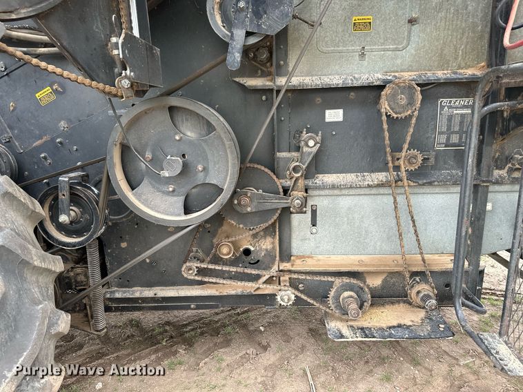 image for item NY9025 Gleaner L2  combine