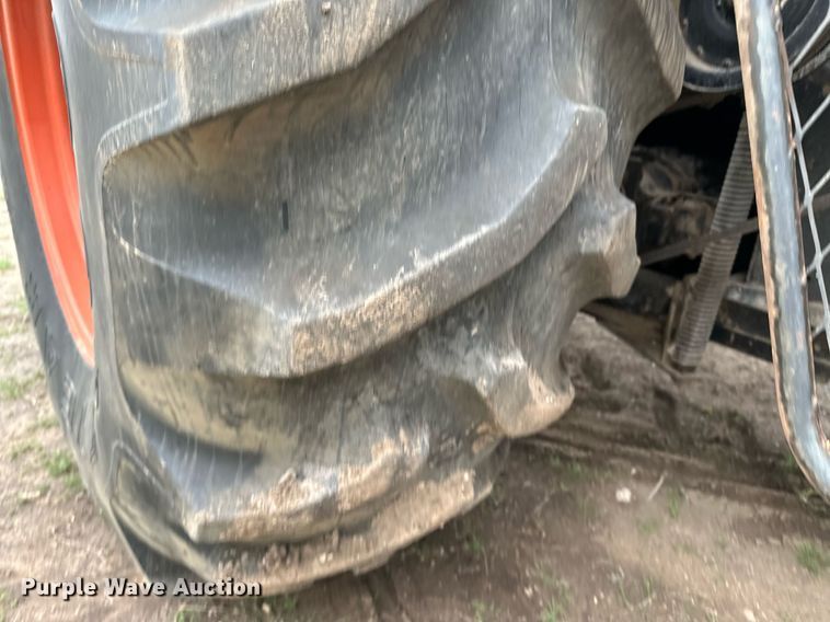 image for item NY9025 Gleaner L2  combine