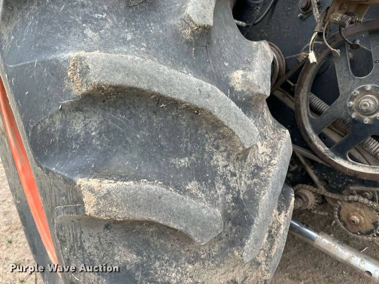 image for item NY9025 Gleaner L2  combine