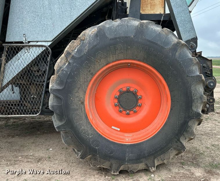 image for item NY9025 Gleaner L2  combine