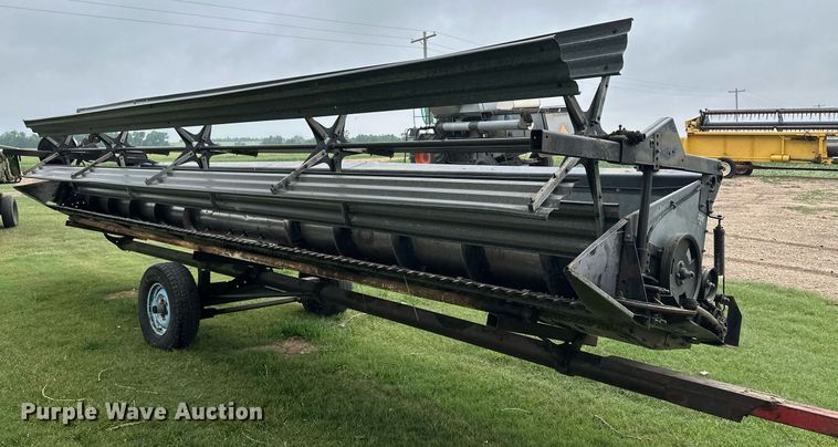 image for item NY9025 Gleaner L2  combine