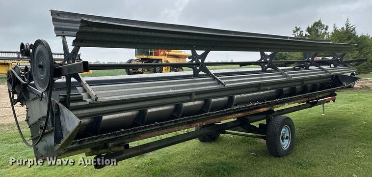 image for item NY9025 Gleaner L2  combine