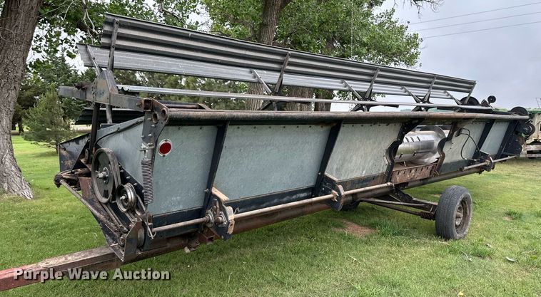 image for item NY9025 Gleaner L2  combine