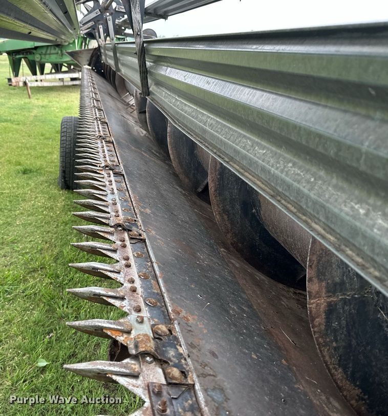 image for item NY9025 Gleaner L2  combine