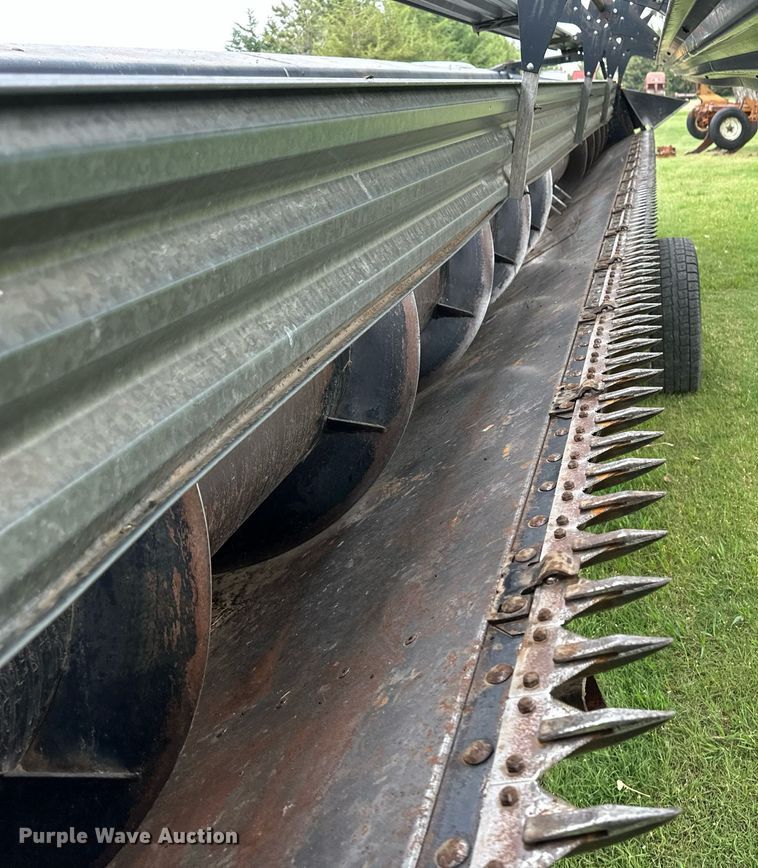 image for item NY9025 Gleaner L2  combine