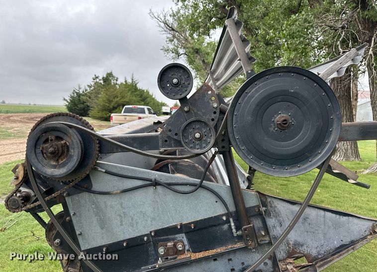 image for item NY9025 Gleaner L2  combine