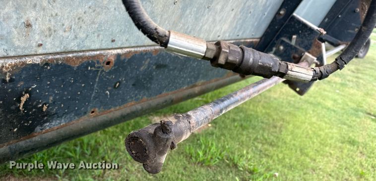 image for item NY9025 Gleaner L2  combine