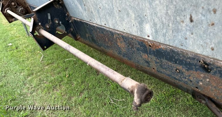 image for item NY9025 Gleaner L2  combine