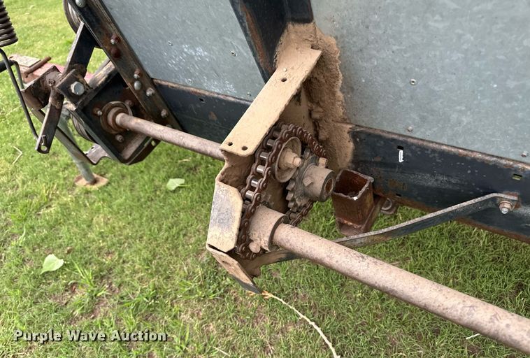 image for item NY9025 Gleaner L2  combine